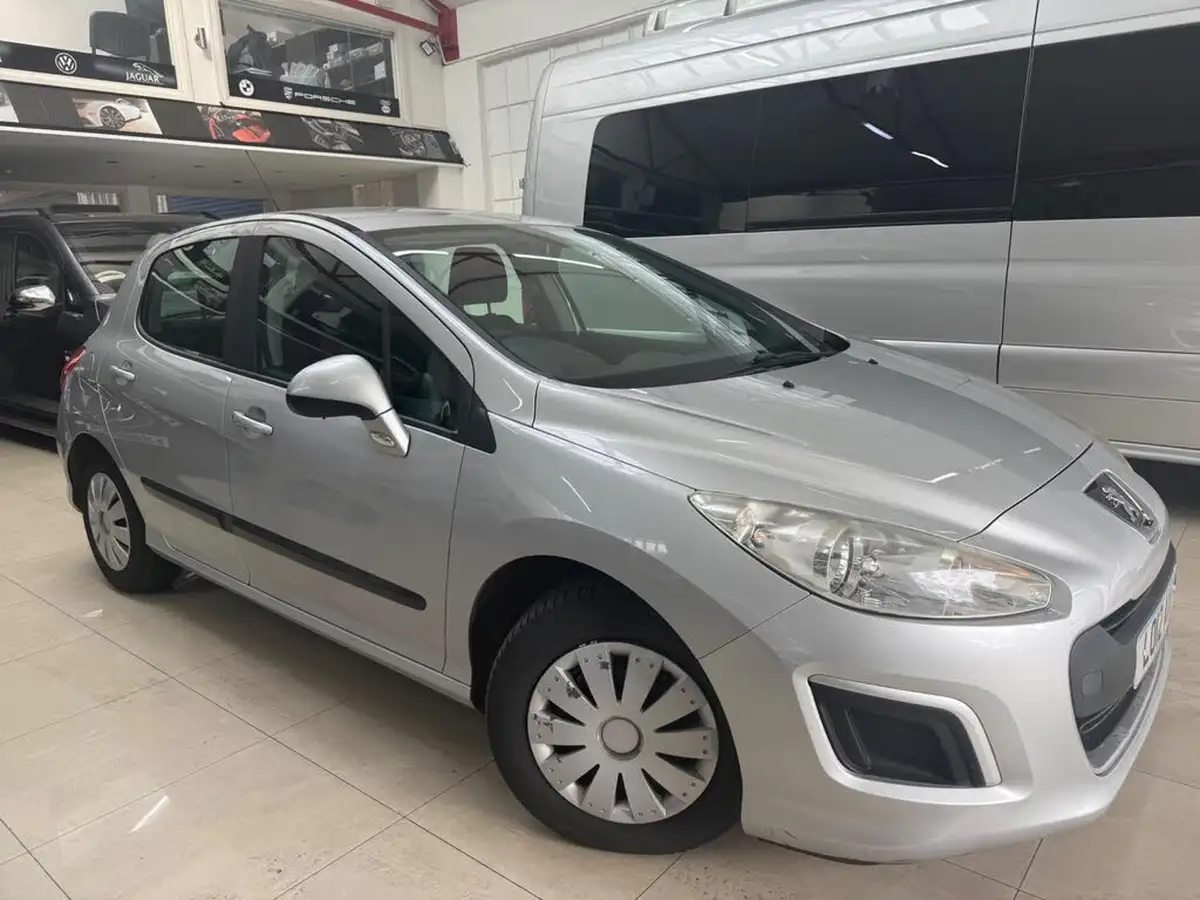 2012-peugeot-308-16-access-auto-big-1