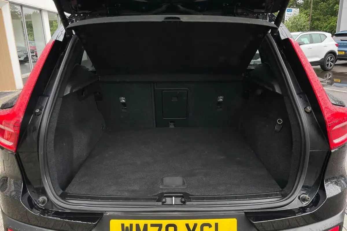 2021-volvo-xc40-15-t5-r-design-pro-262bhp-big-18