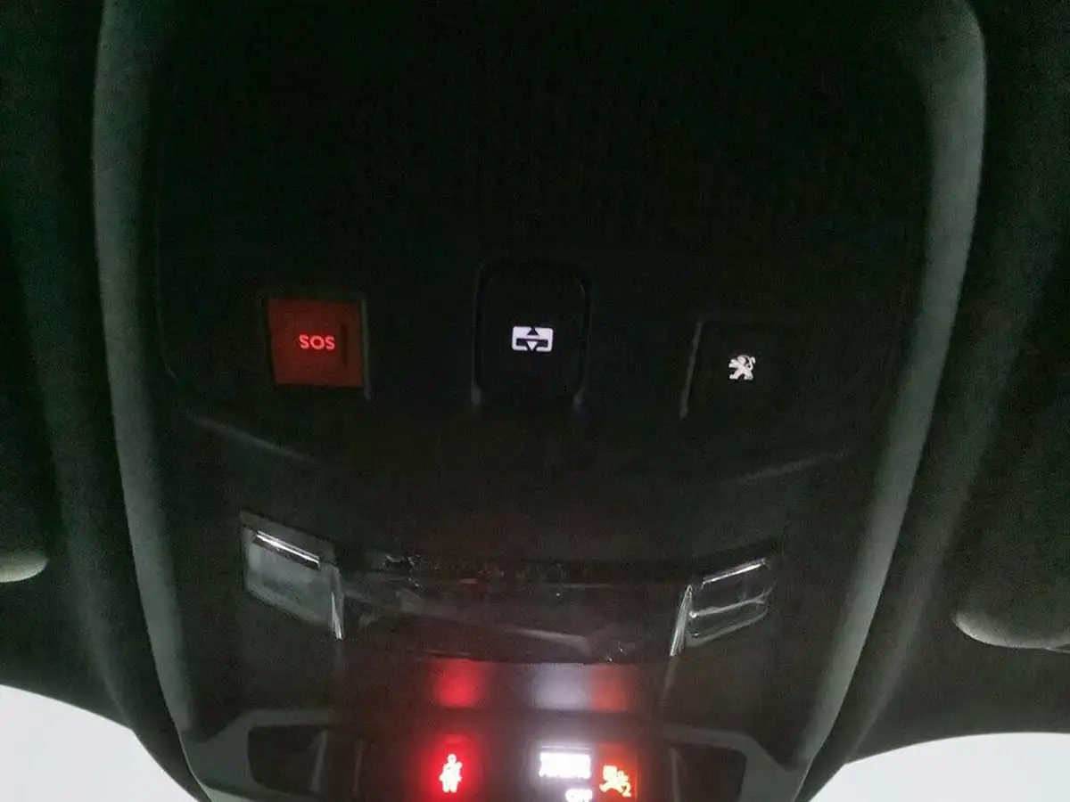 2020-peugeot-2008-suv-12-puretech-gt-155bhp-eat8-big-26