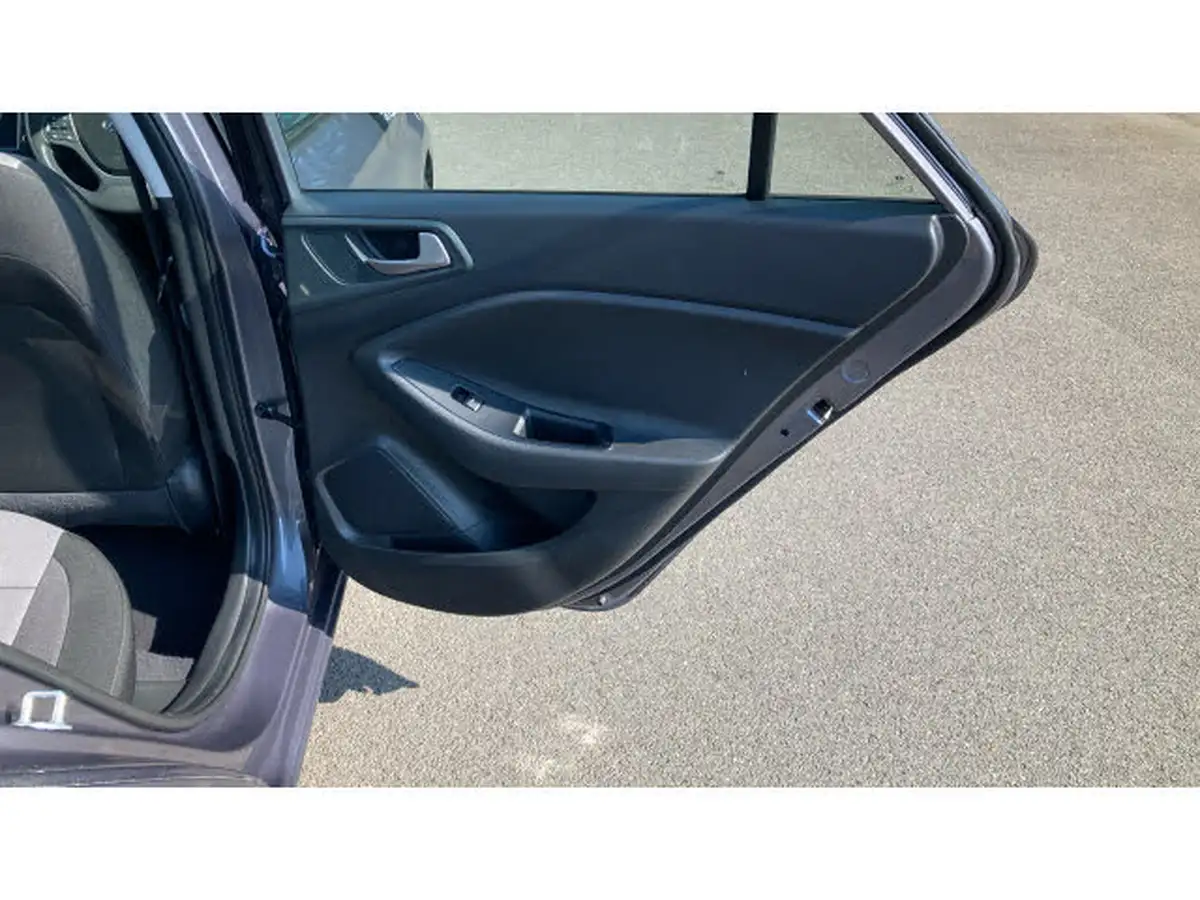 2018-hyundai-i20-12-se-mpi-isg-hatchback-5d-big-33
