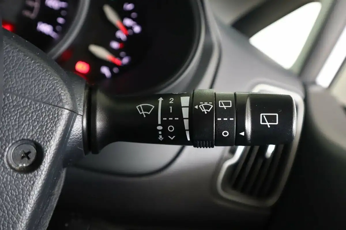 2016-kia-rio-125-sr7-5d-big-30