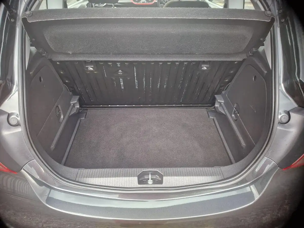 2018-vauxhall-corsa-14i-sri-90ps-ecotec-3d-big-5