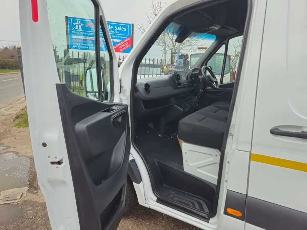 2021-mercedes-benz-sprinter-21cdi-314-l3h2-progressive-panel-big-11