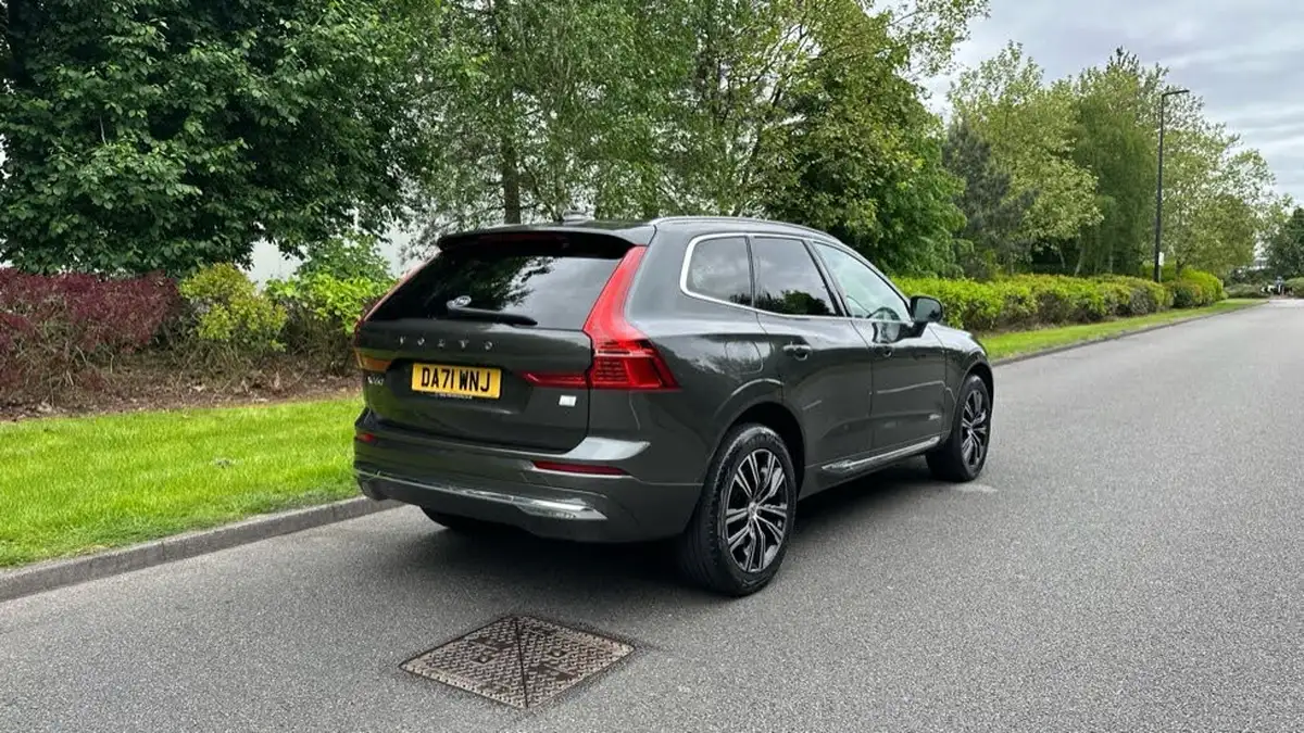 2022-volvo-xc60-20-t6-inscription-350bhp-big-44