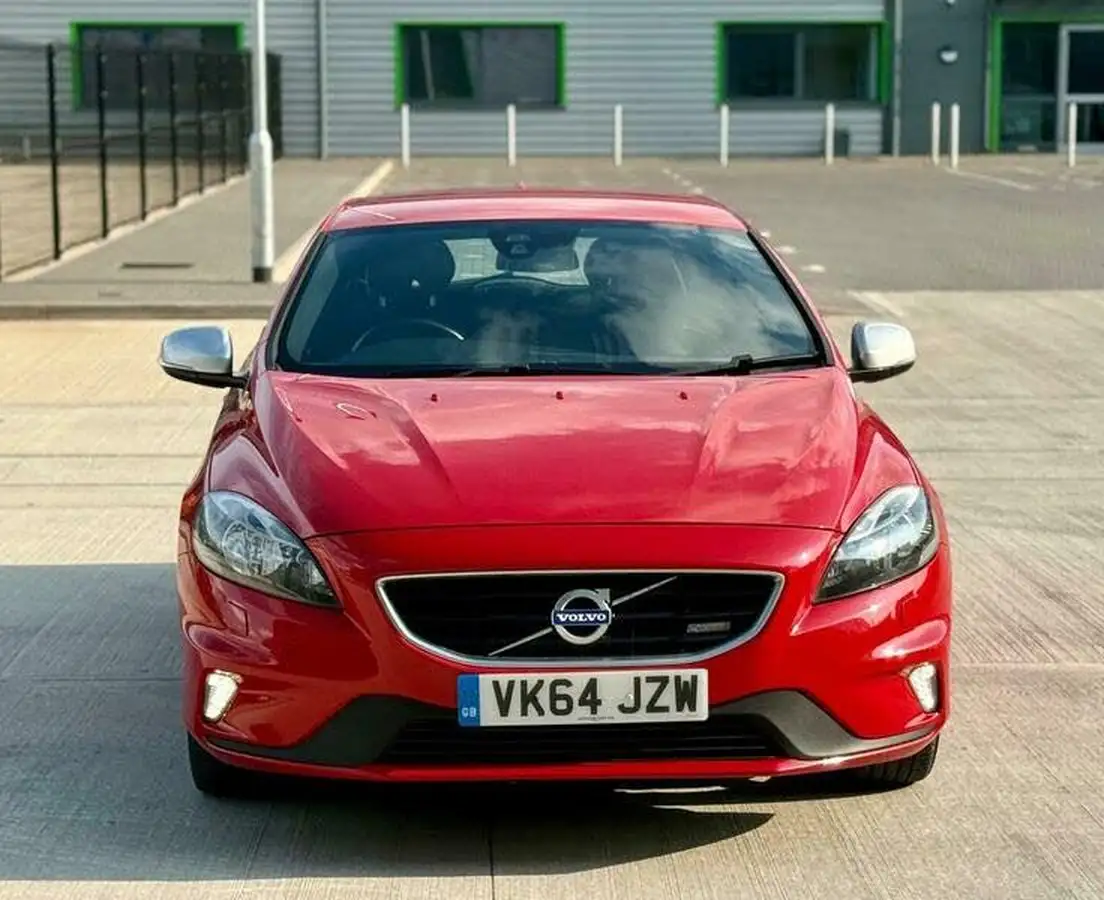 2014-volvo-v40-16td-d2-r-design-nav-big-22