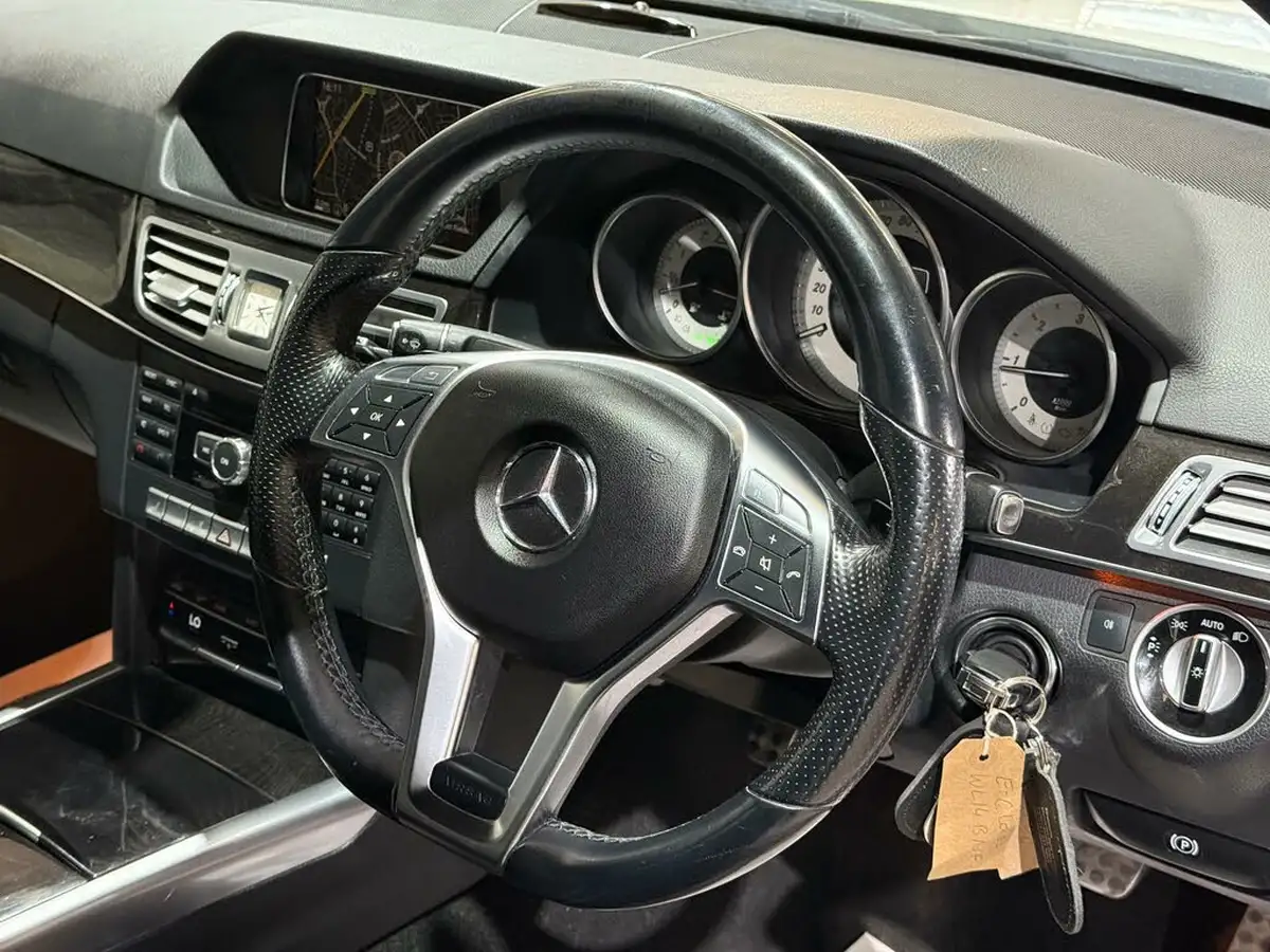 2014-mercedes-benz-e-class-21td-e250-cdi-amg-sport-21cdi-saloon-4d-big-29