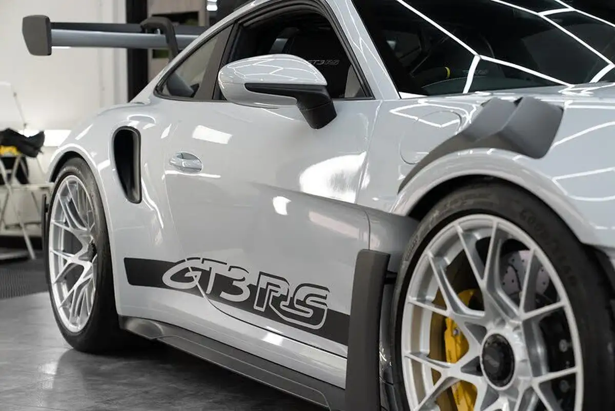 2024-porsche-911-40-gt3-rs-big-29
