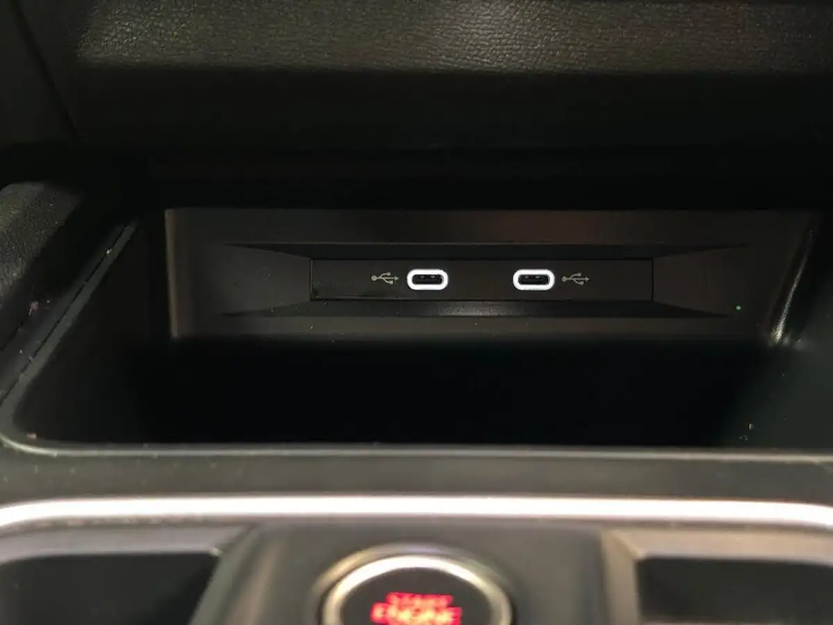 2020-seat-leon-15-etsi-fr-first-edition-hatchback-big-22