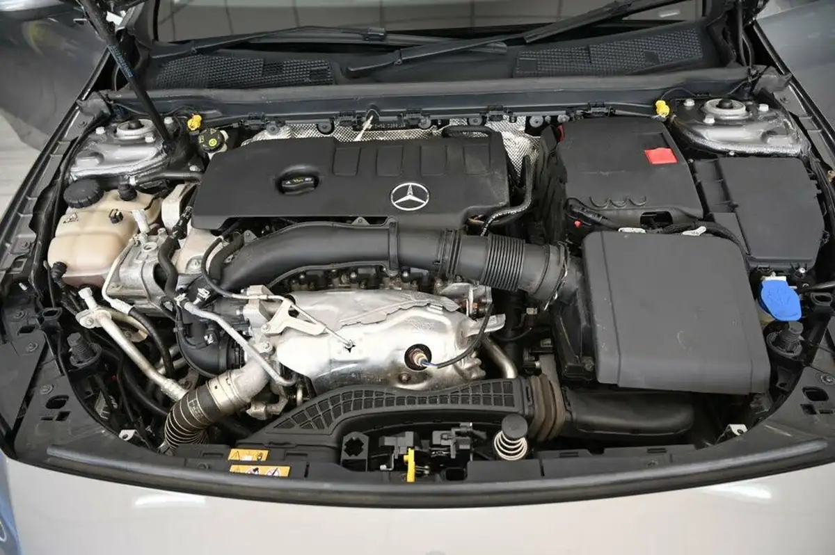 2019-mercedes-benz-a-class-20-a220-amg-line-premium-hatchback-5d-4matic-big-39