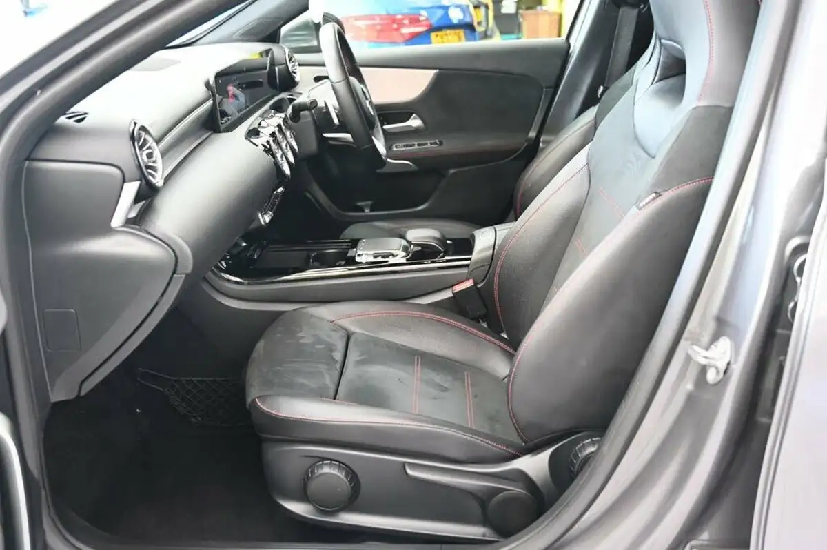 2019-mercedes-benz-a-class-20-a220-amg-line-premium-hatchback-5d-4matic-big-15