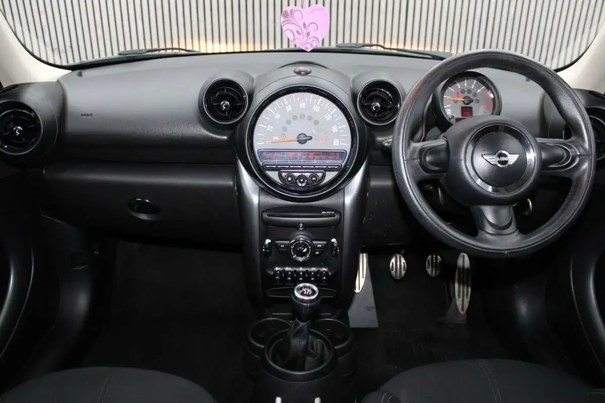 2016-mini-countryman-16-cooper-s-ss-all4-big-15