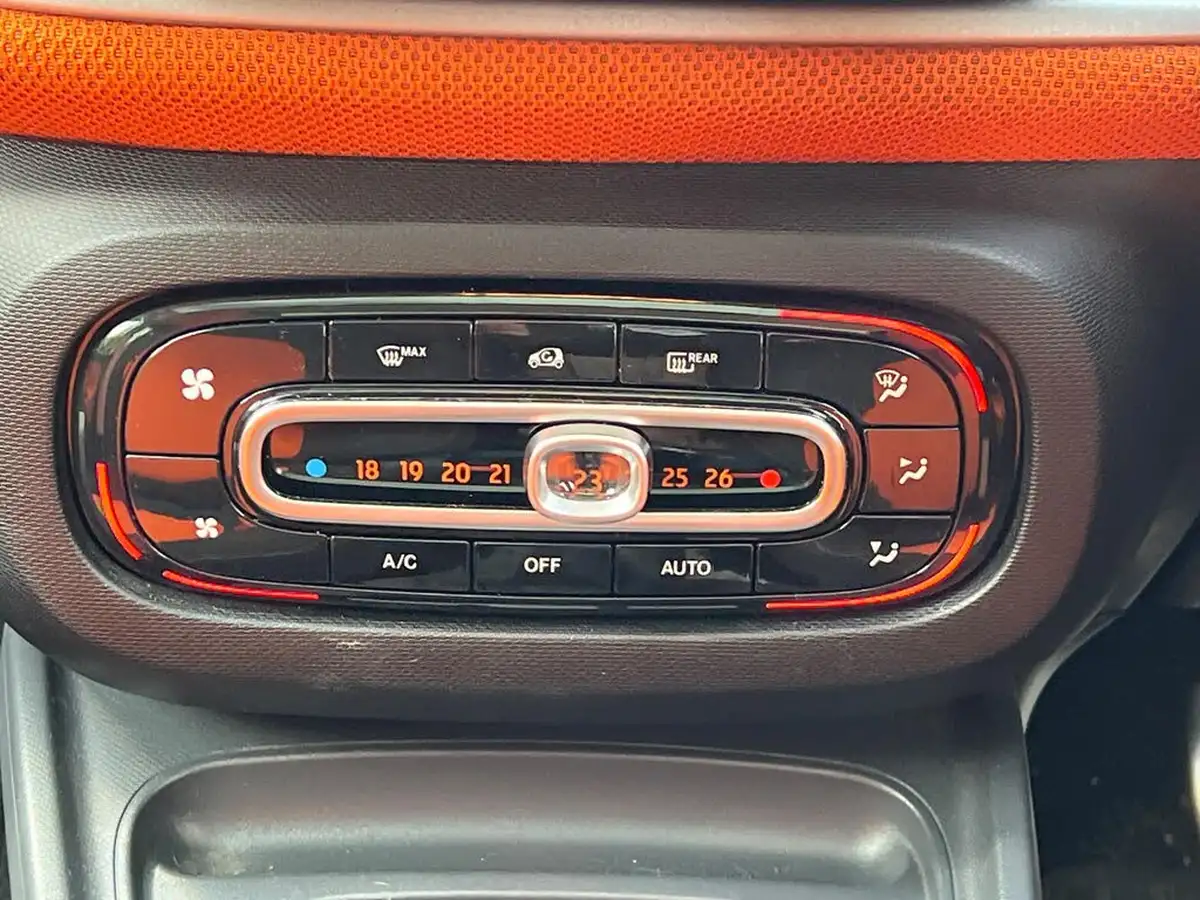 2015-smart-forfour-09-edition-1-big-29