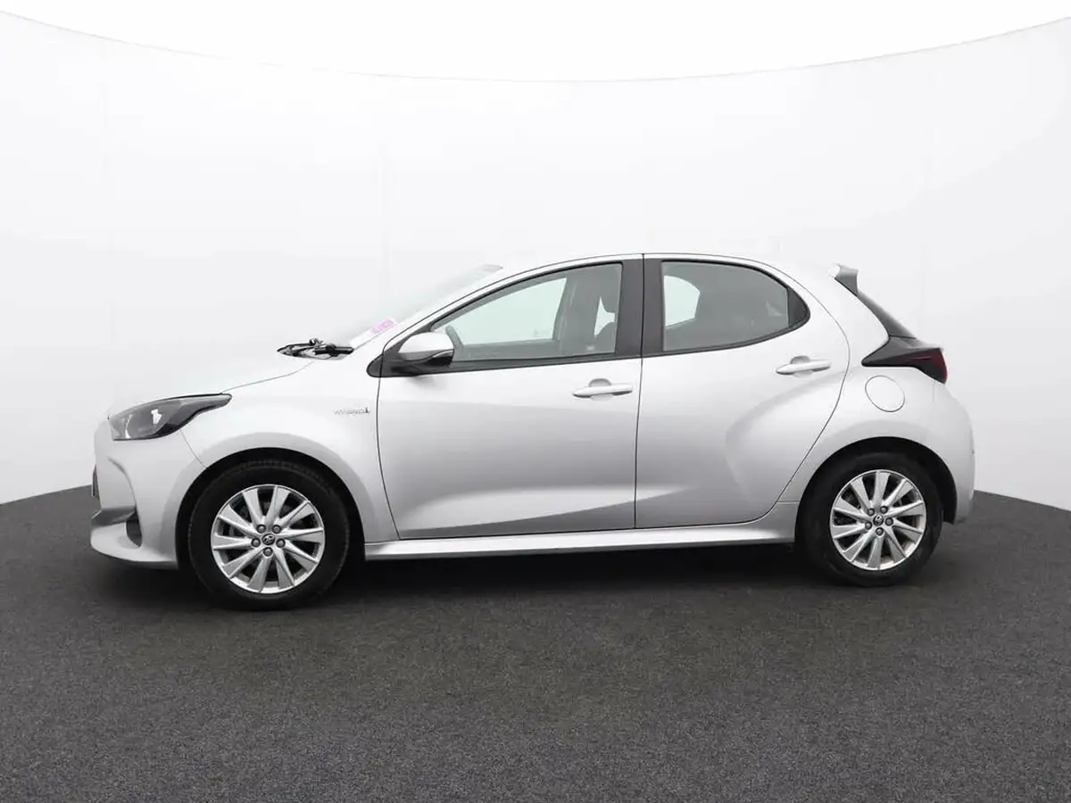 2021-toyota-yaris-15-vvt-i-icon-114bhp-hybrid-1490cc-e-cvt-big-4