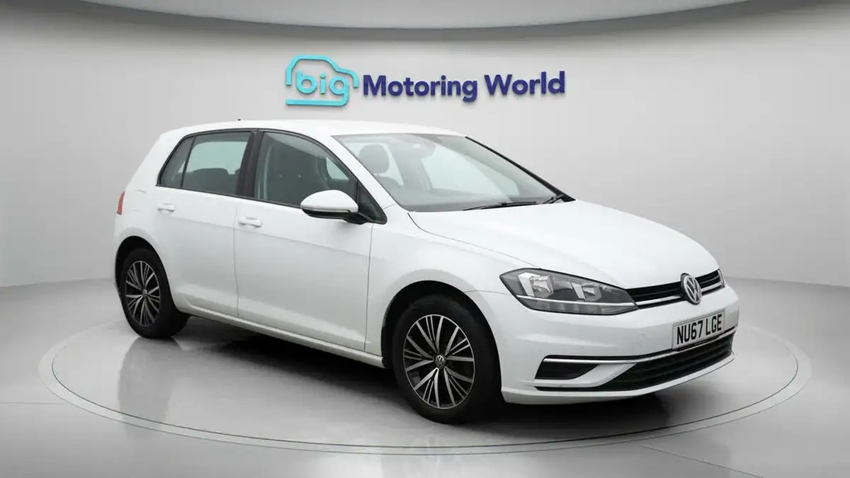 2017-volkswagen-golf-10-tsi-se-ss-hatchback-5d-big-1
