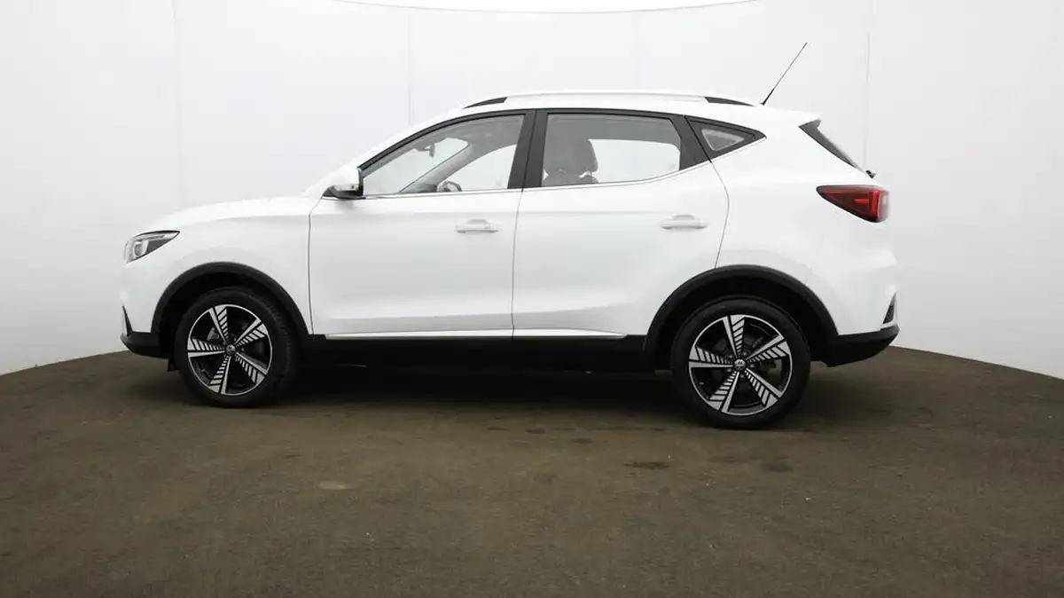 2021-mg-zs-suv-e-exclusive-ev-big-60