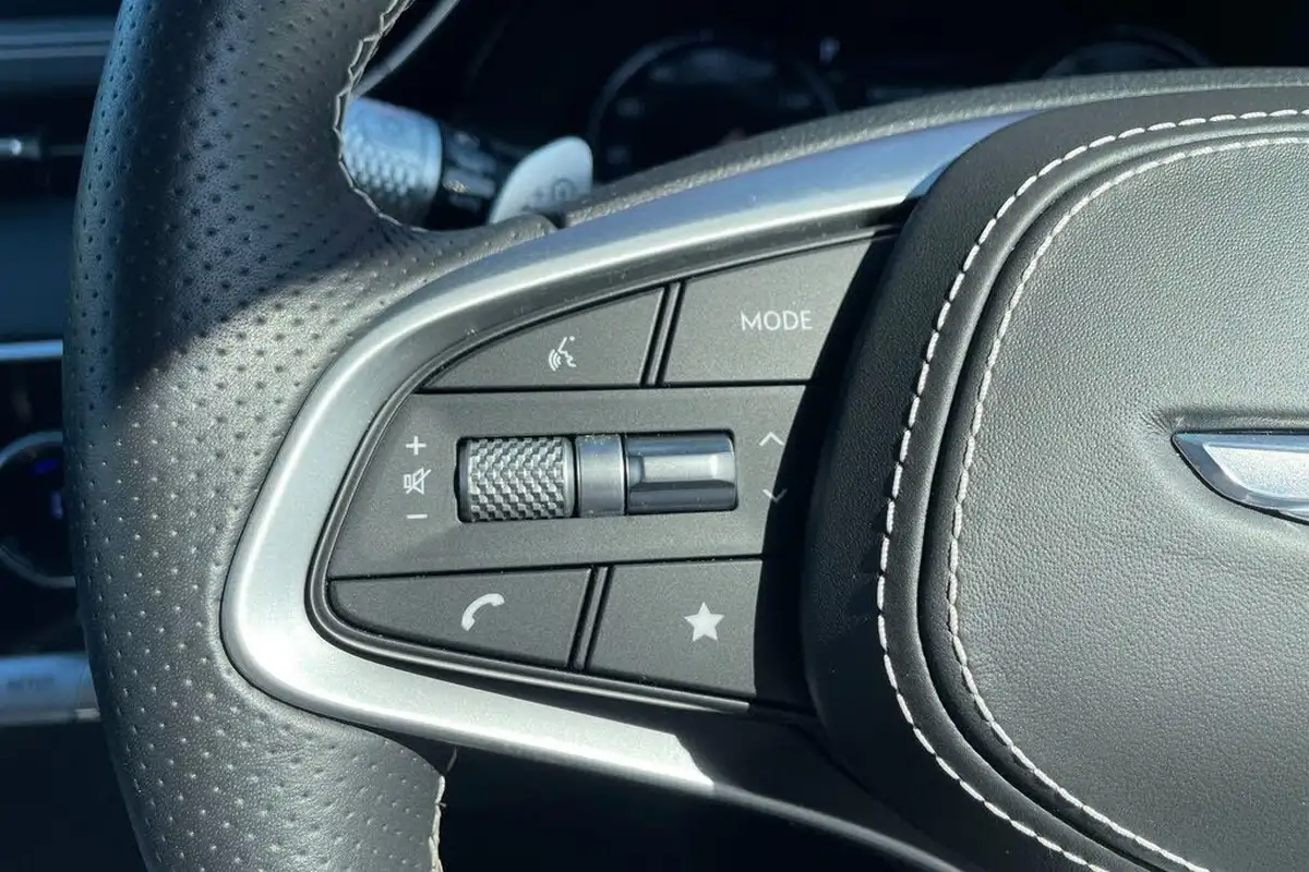 2022-genesis-gv70-e-sport-line-big-15