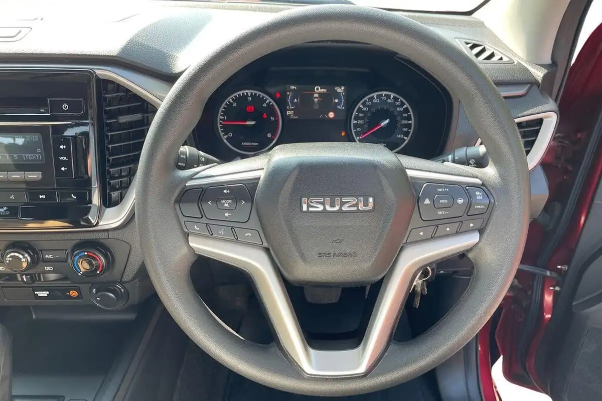 2021-isuzu-d-max-19td-dl20-double-pickup-auto-big-8