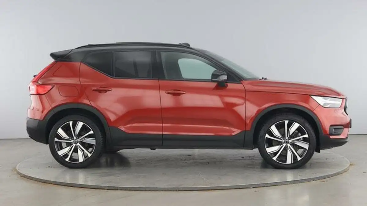 2022-volvo-xc40-15-t5-r-design-pro-big-3