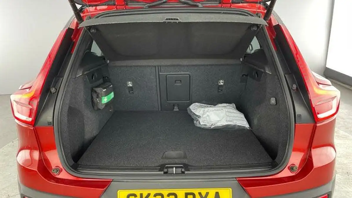 2022-volvo-xc40-15-t5-r-design-pro-big-31