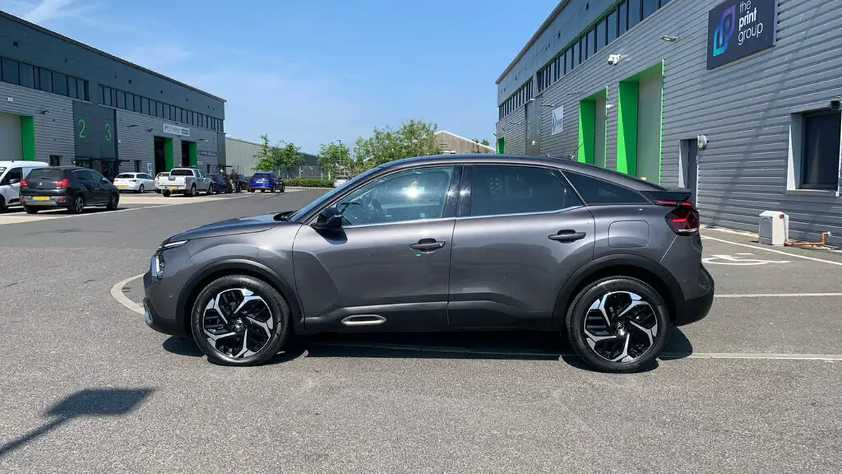 2022-citroen-c4-12-puretech-shine-plus-130ps-big-5