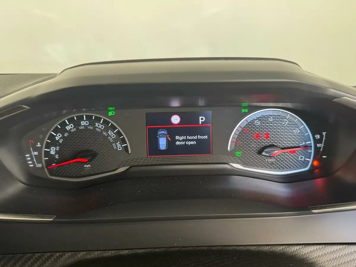 2023-peugeot-208-12-puretech-active-premium-100ps-eat8-big-35