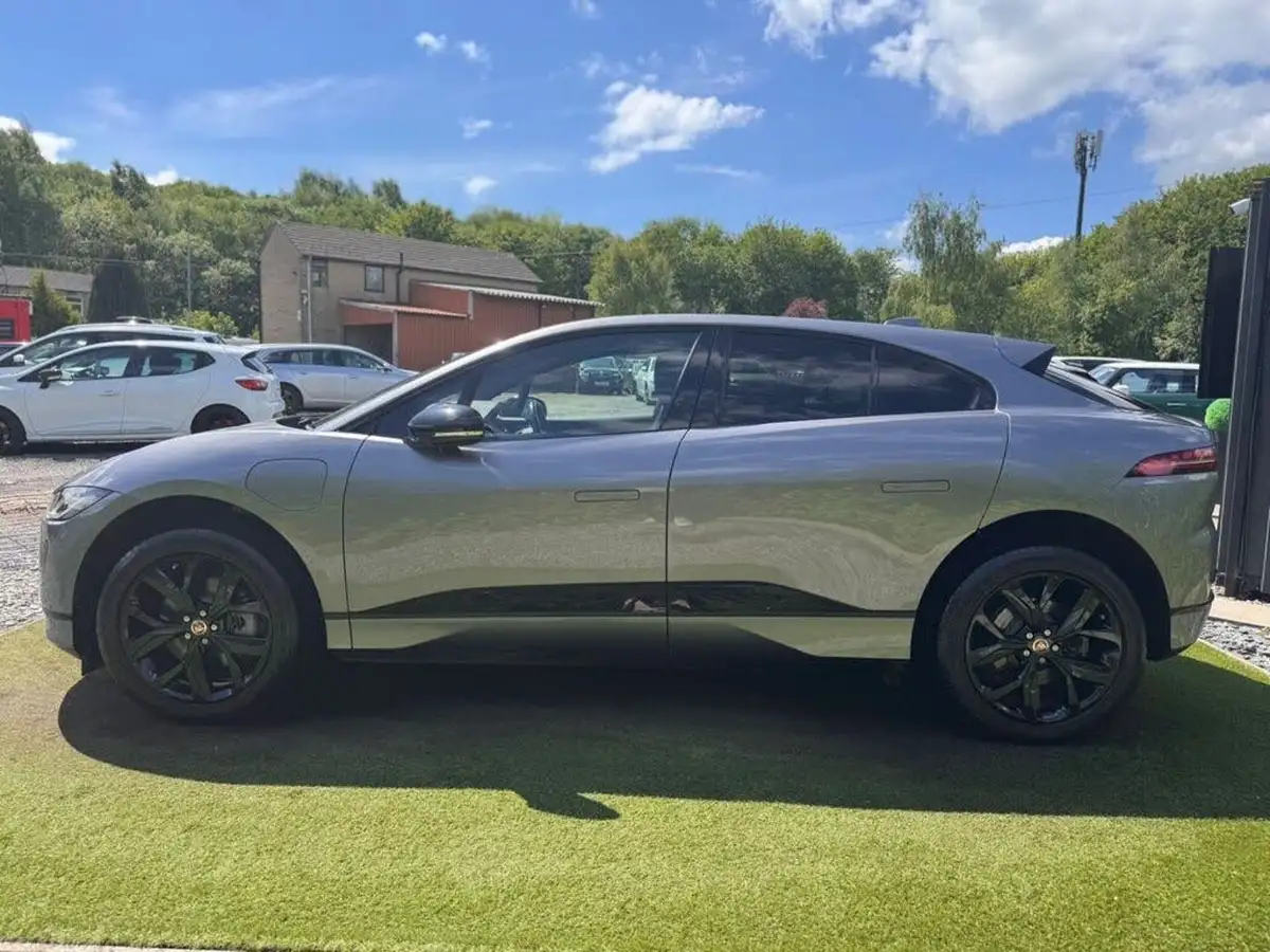 2021-jaguar-i-pace-ev400-black-big-14