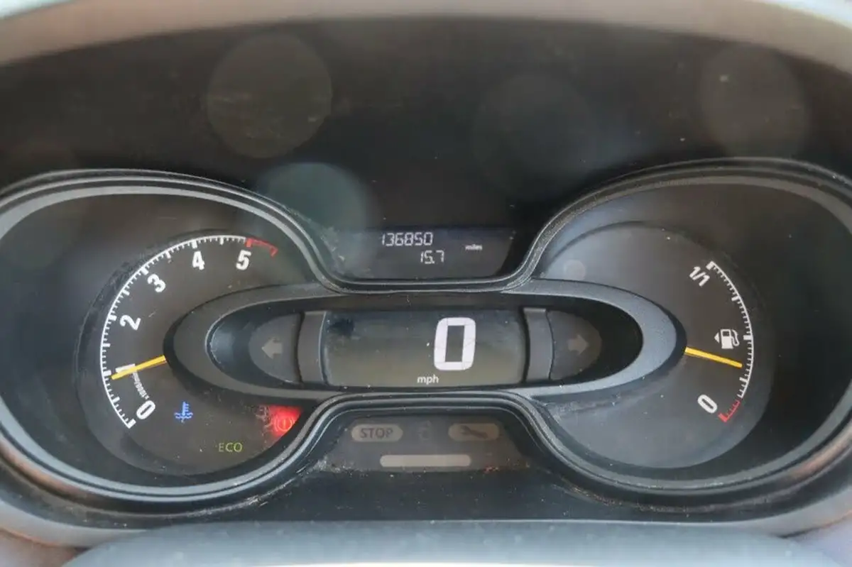 2015-vauxhall-vivaro-16cdti-2900-l2h1-115ps-refrigerated-van-big-11