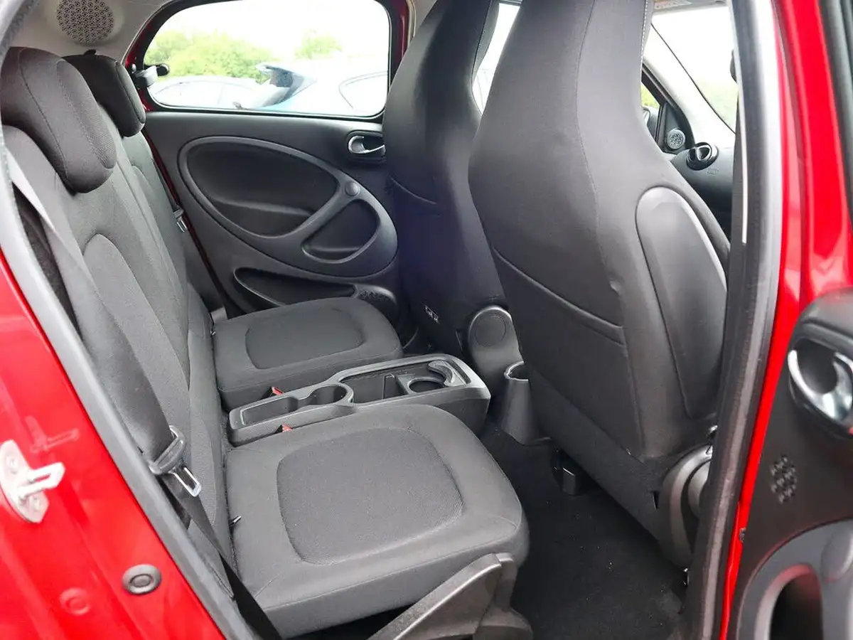 2018-smart-forfour-big-3