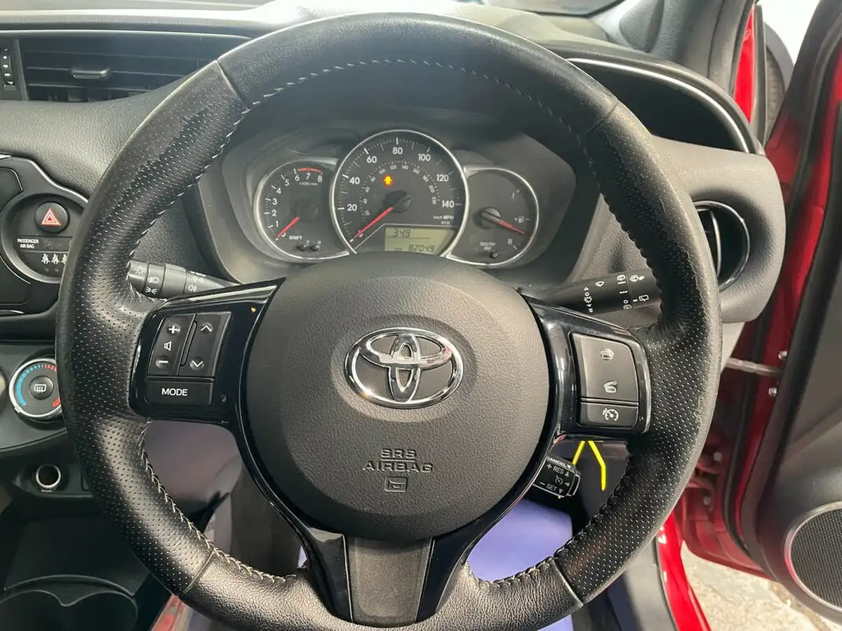 2016-toyota-yaris-133-design-big-9