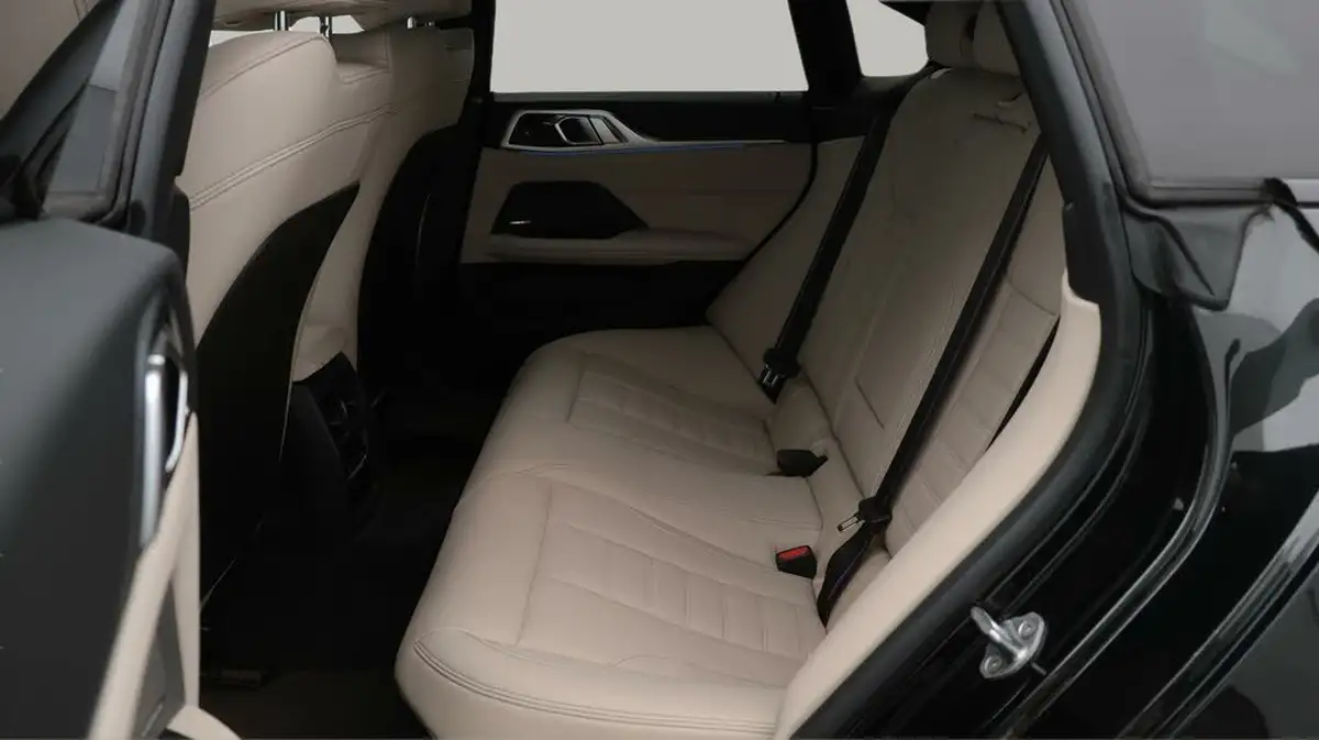 2022-bmw-i4-e-m50-big-16