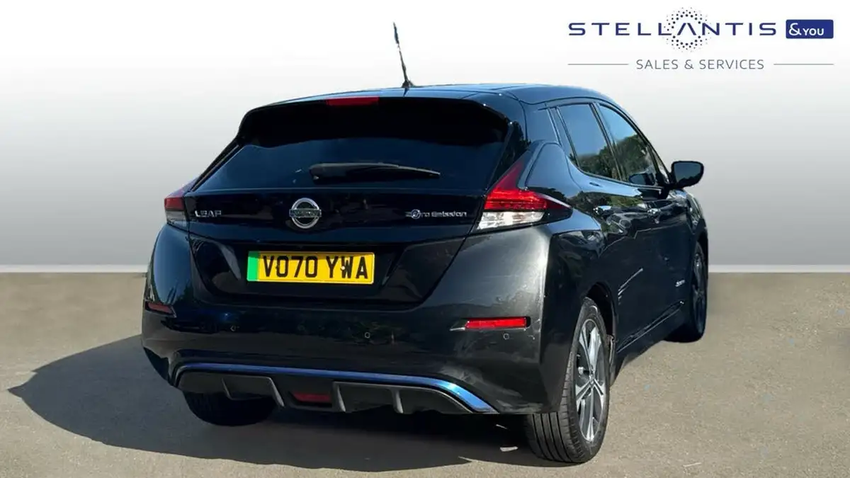 2020-nissan-leaf-e-tekna-big-2