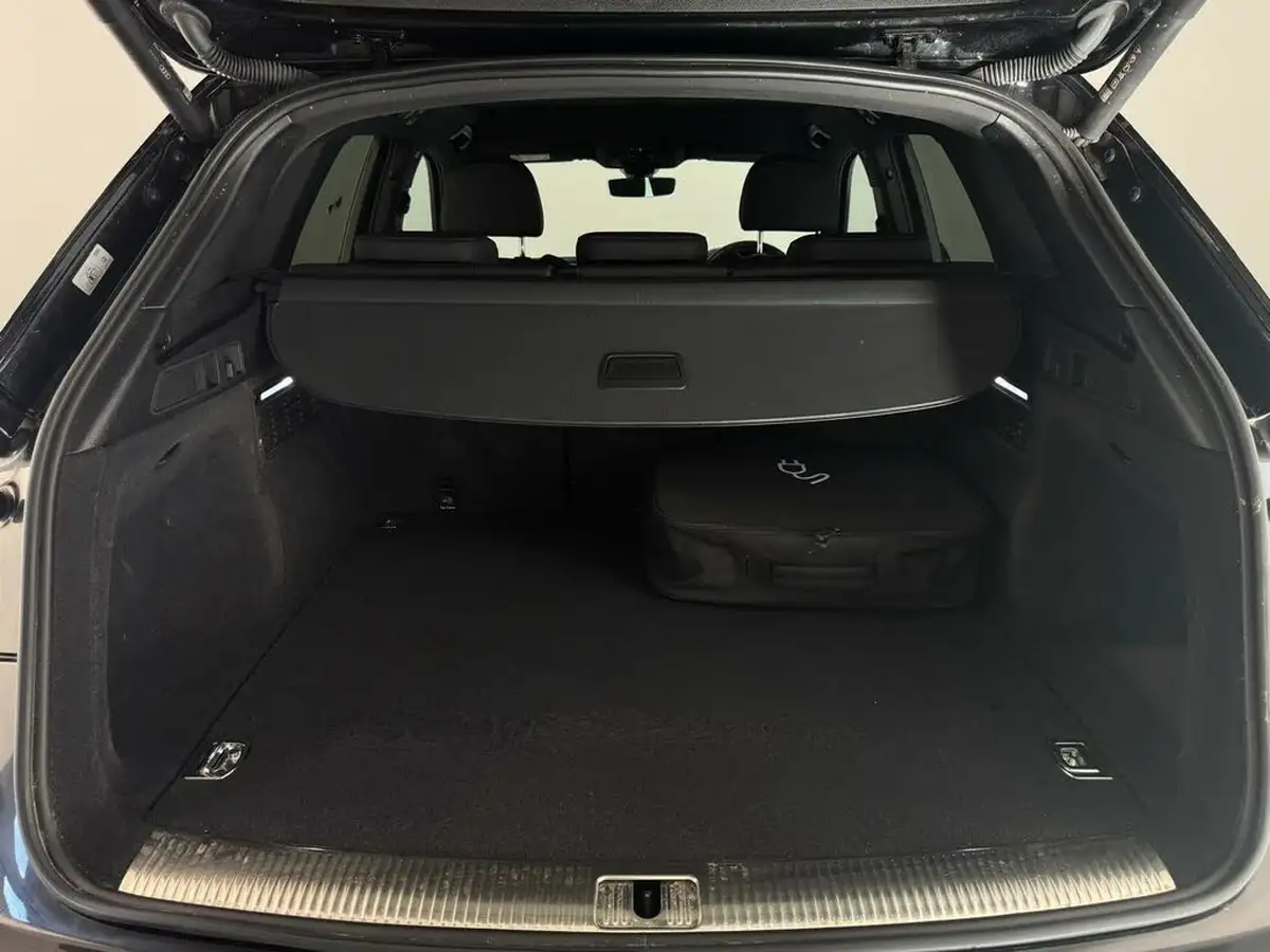 2022-audi-q5-20-50-tfsi-e-s-line-station-wagon-big-47
