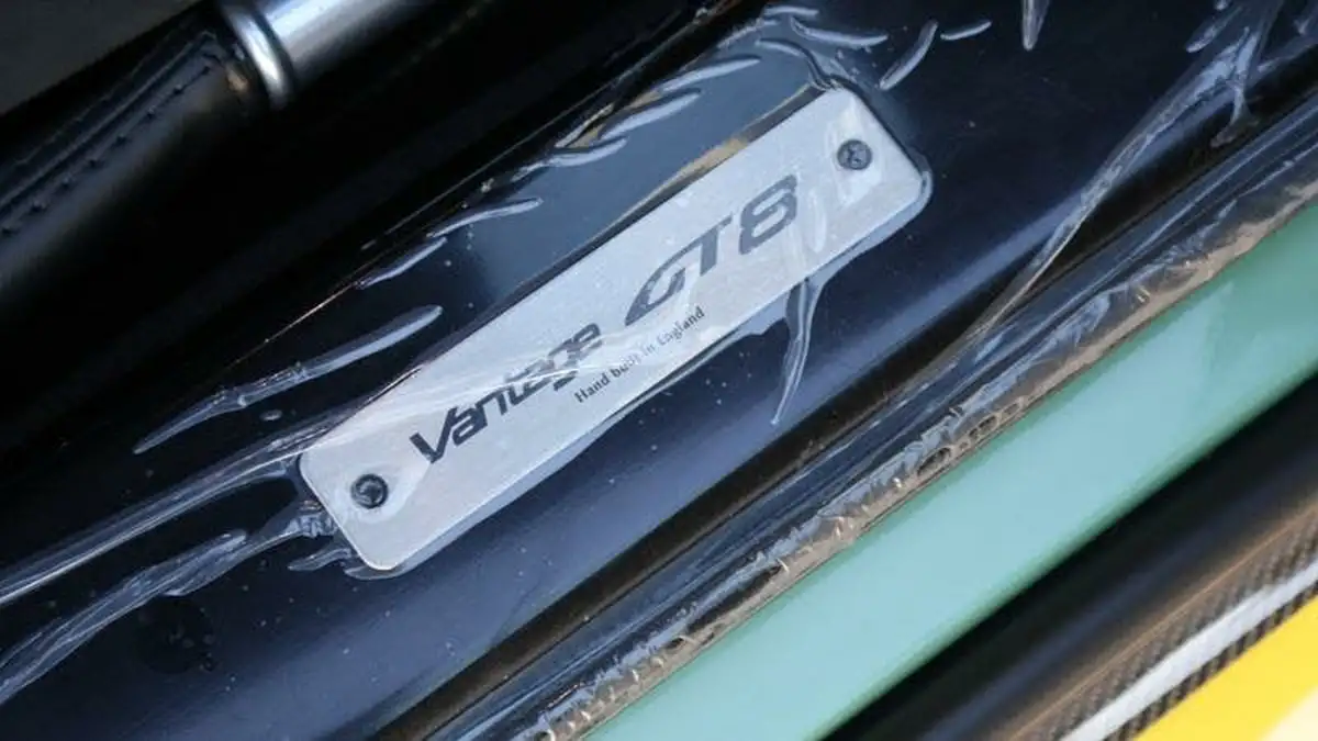 2017-aston-martin-vantage-47-gt8-sportshift-ii-big-21