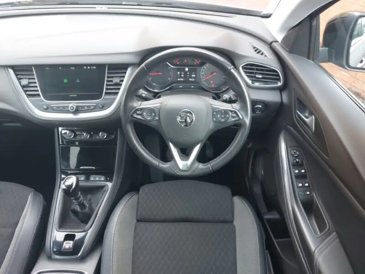 2022-vauxhall-grandland-x-12-griffin-big-6