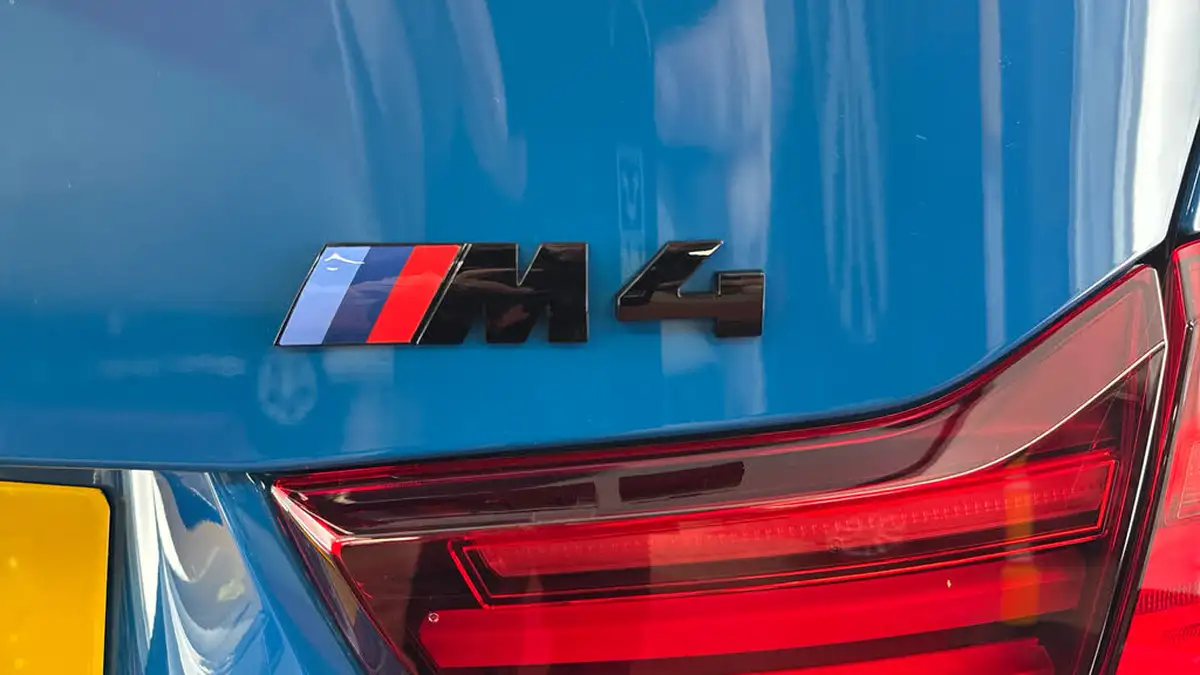 2020-bmw-4-series-30-m4-m-heritage-edition-big-21