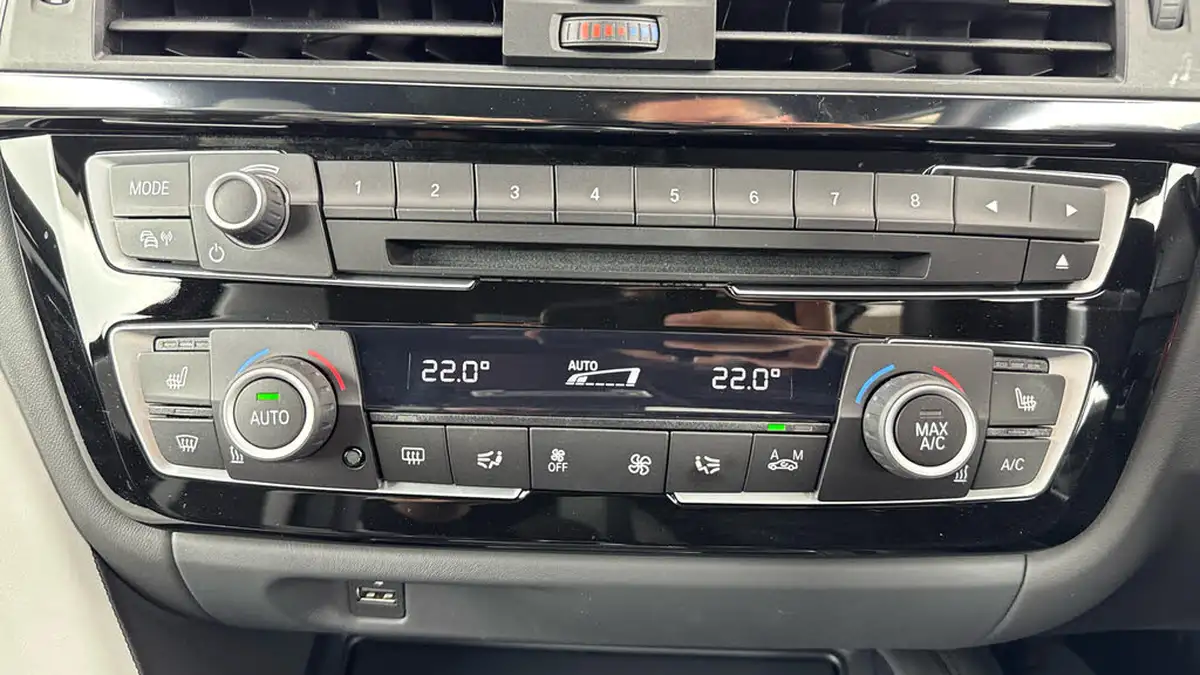 2020-bmw-4-series-30-m4-m-heritage-edition-big-25