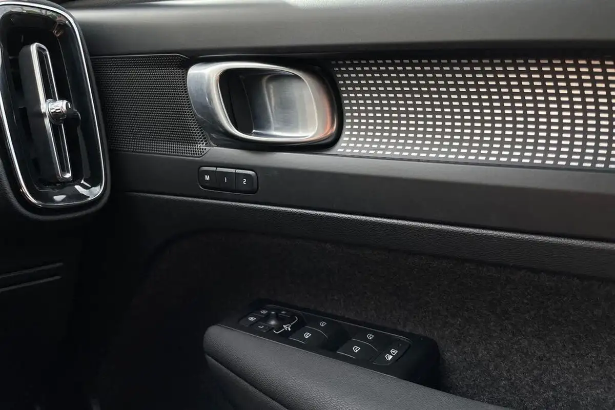 2022-volvo-xc40-e-recharge-plus-228bhp-big-39