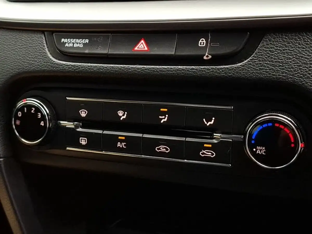 2019-kia-xceed-10-t-gdi-2-big-15