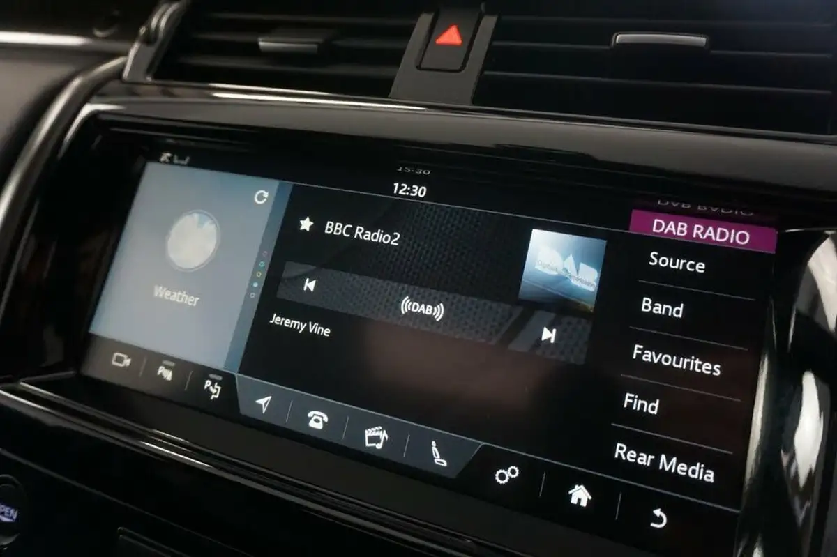 2020-land-rover-discovery-30-sd6-hse-luxury-big-32