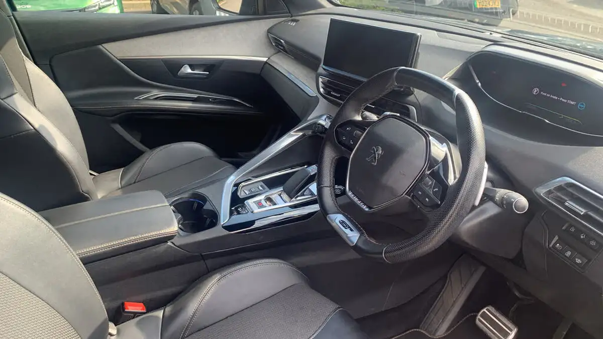 2022-peugeot-3008-suv-16-puretech-gt-premium-300bhp-4wd-hybrid4-e-eat8-big-10