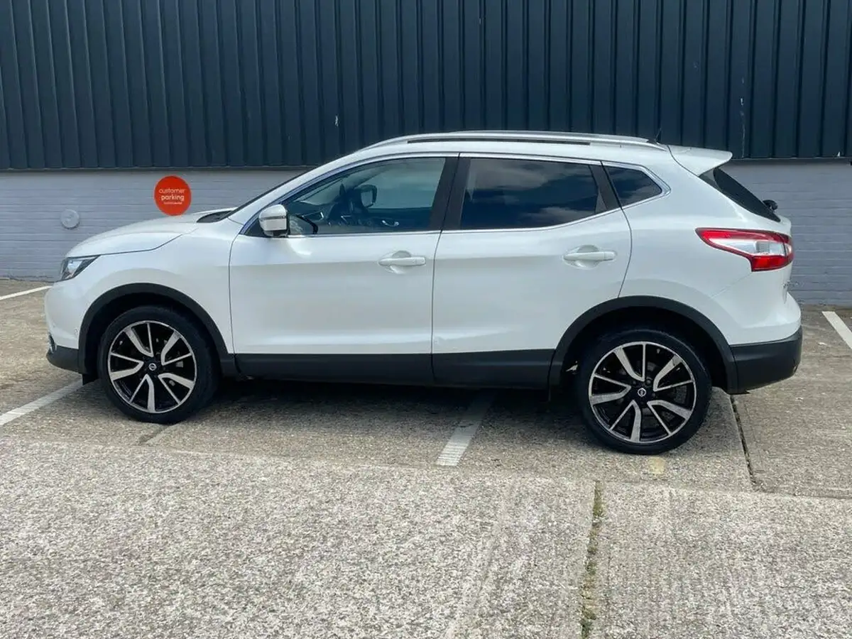 2016-nissan-qashqai-15dci-tekna-big-74
