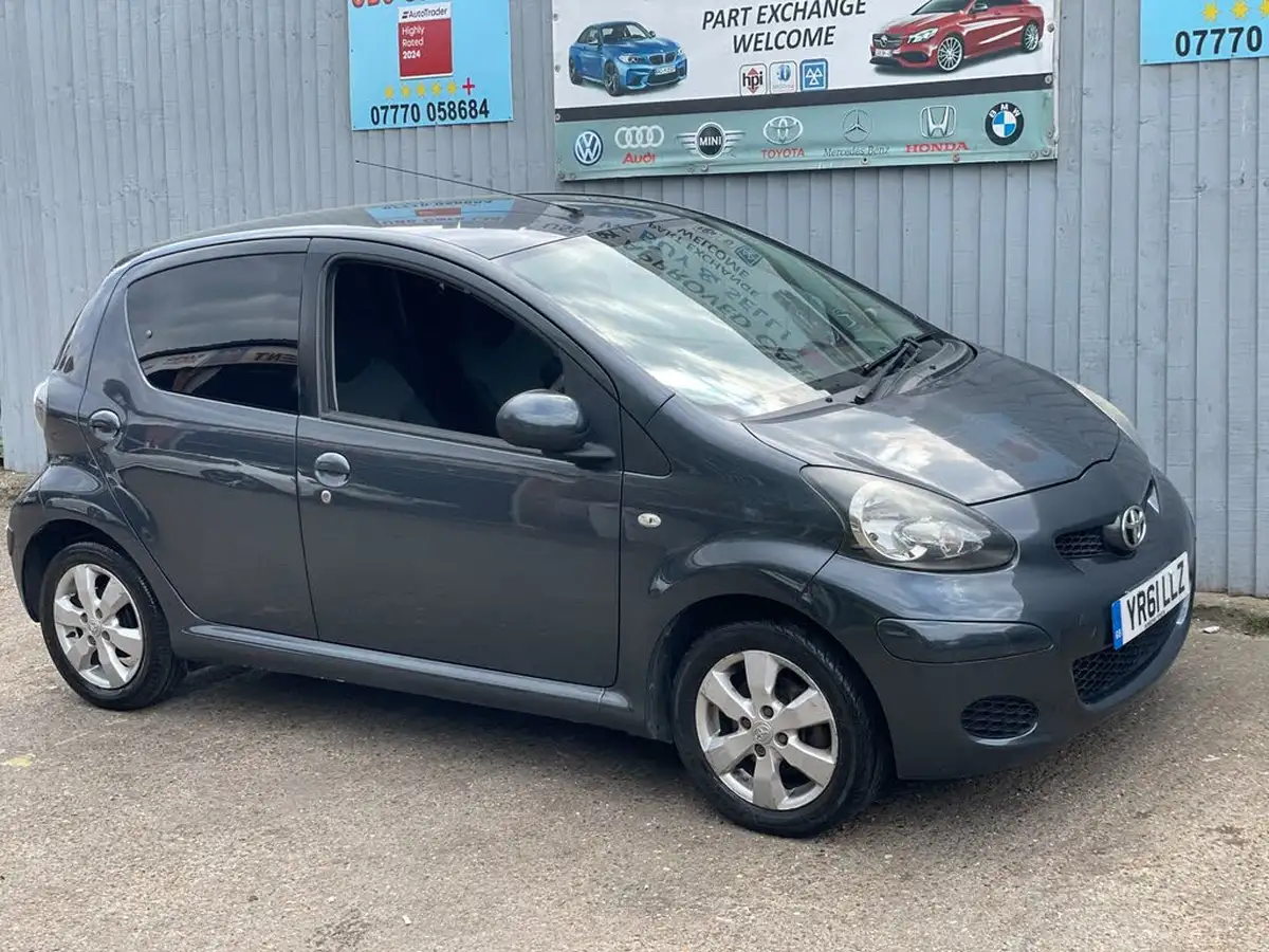 2011-toyota-aygo-10-aygo-go-vvt-i-5d-big-7