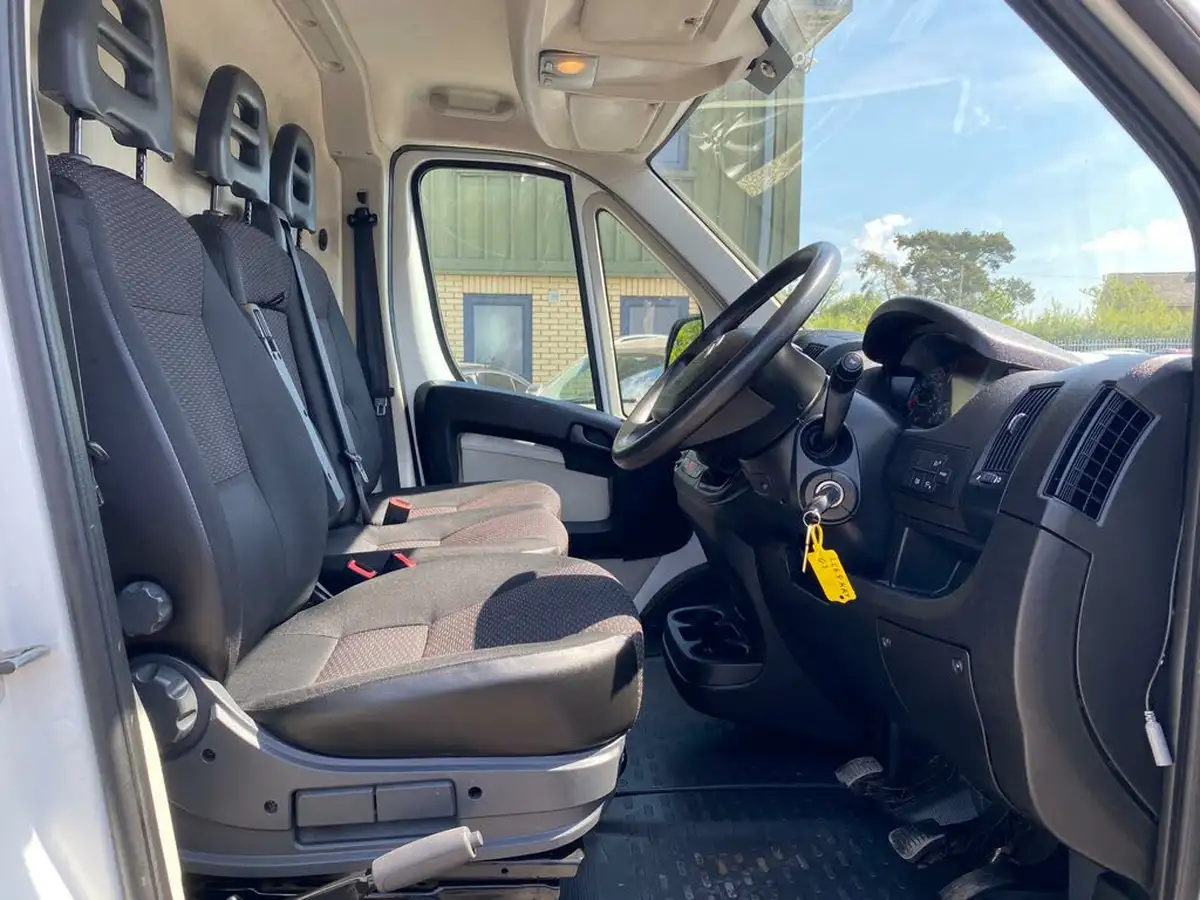 2018-citroen-relay-20bluehdi-35-l2h2-big-7