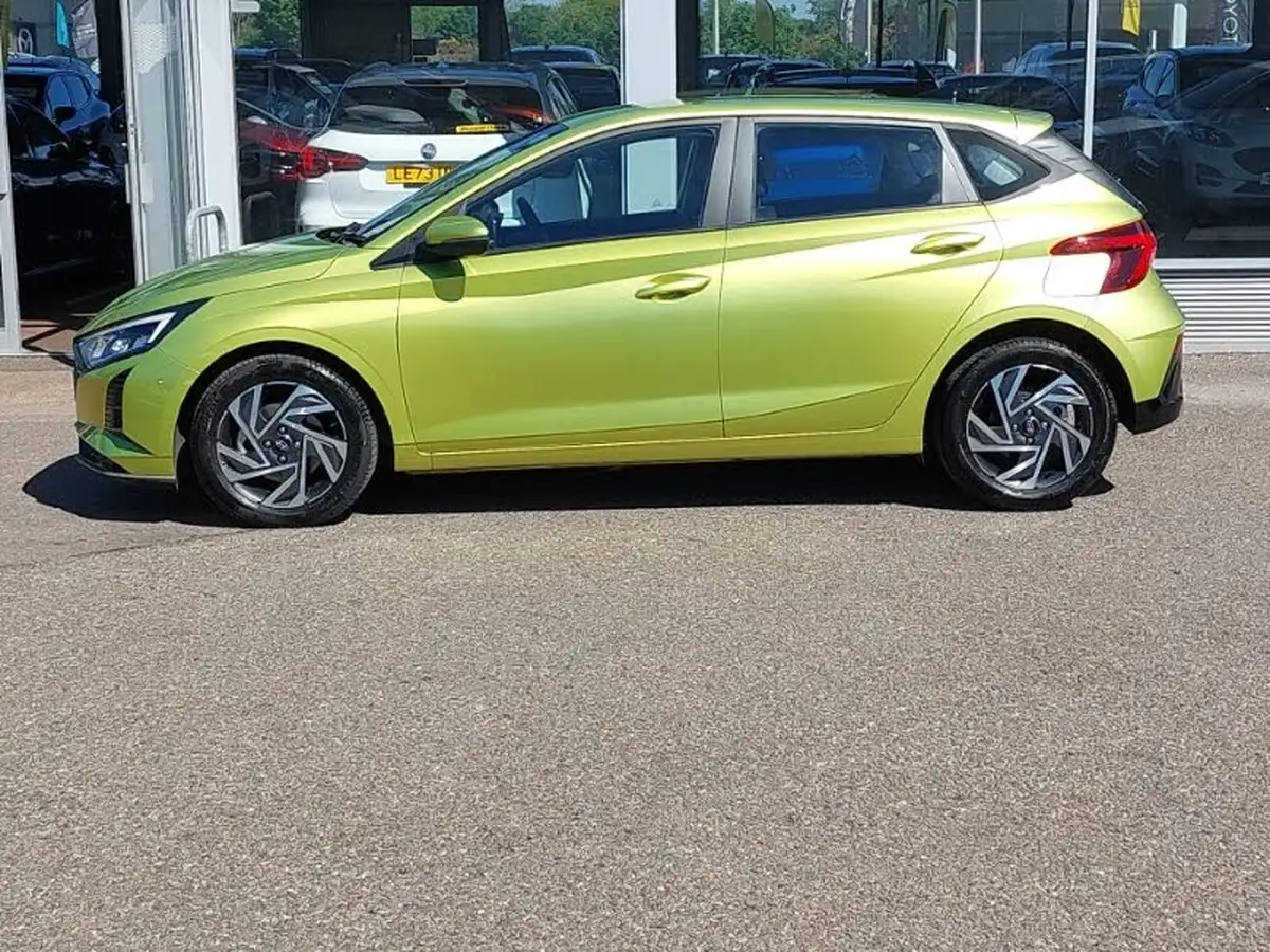 2024-hyundai-i20-10-t-gdi-advance-big-3