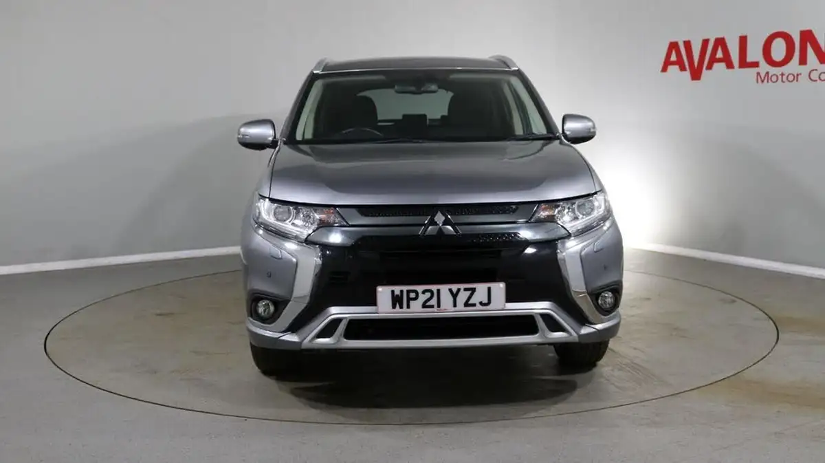 2021-mitsubishi-outlander-24-verve-phev-big-3