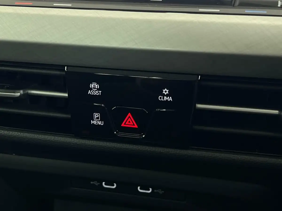 2021-volkswagen-golf-15-etsi-life-150ps-hatchback-big-36