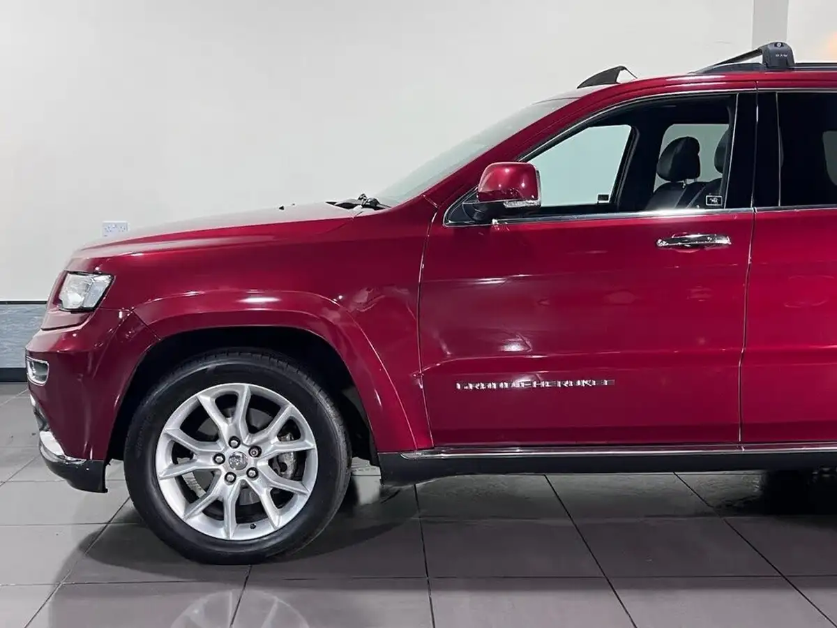 2015-jeep-grand-cherokee-30crd-summit-big-18