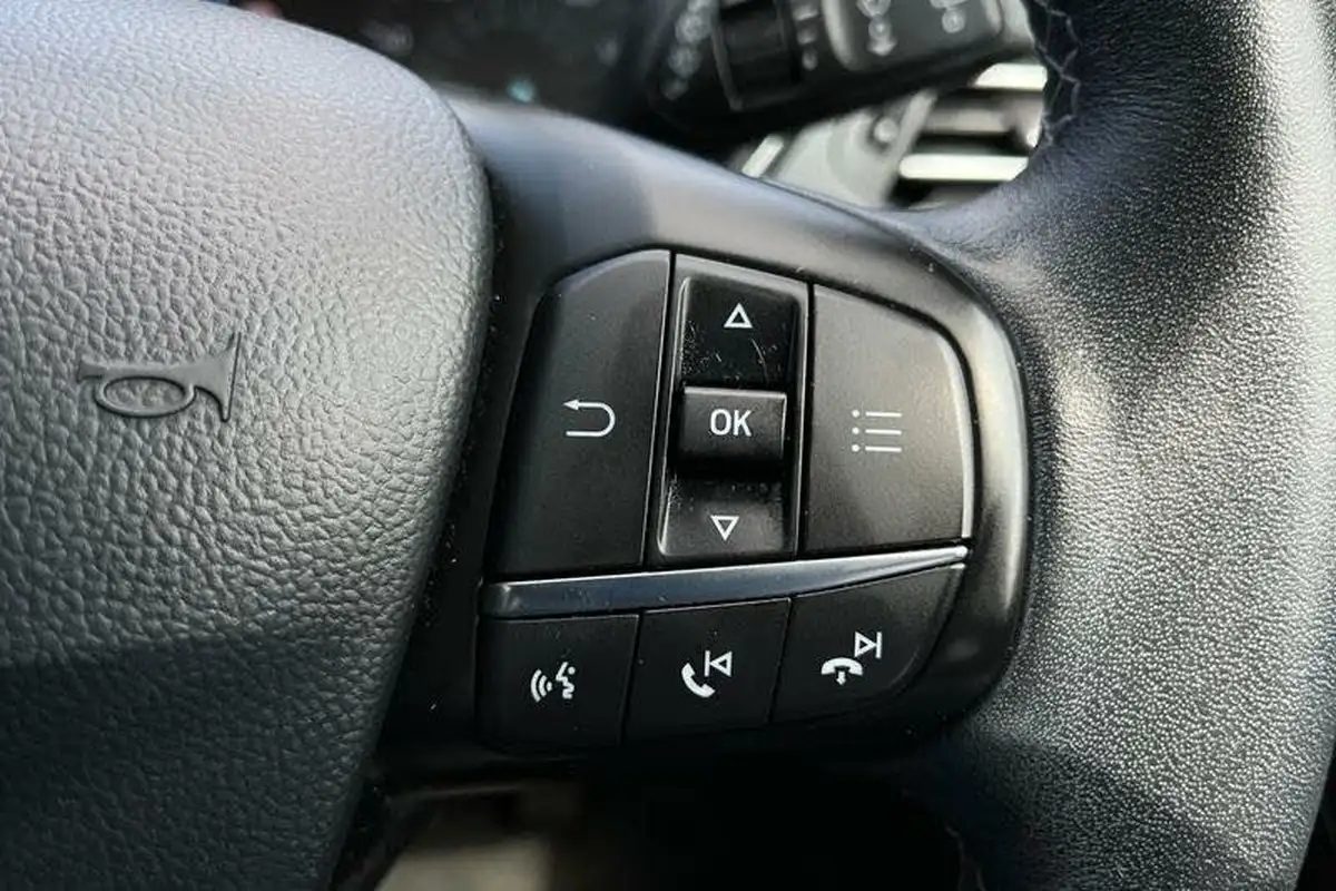 2018-ford-focus-big-23