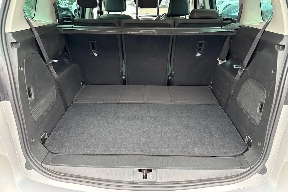 2016-vauxhall-zafira-tourer-14i-16v-turbo-sri-big-5