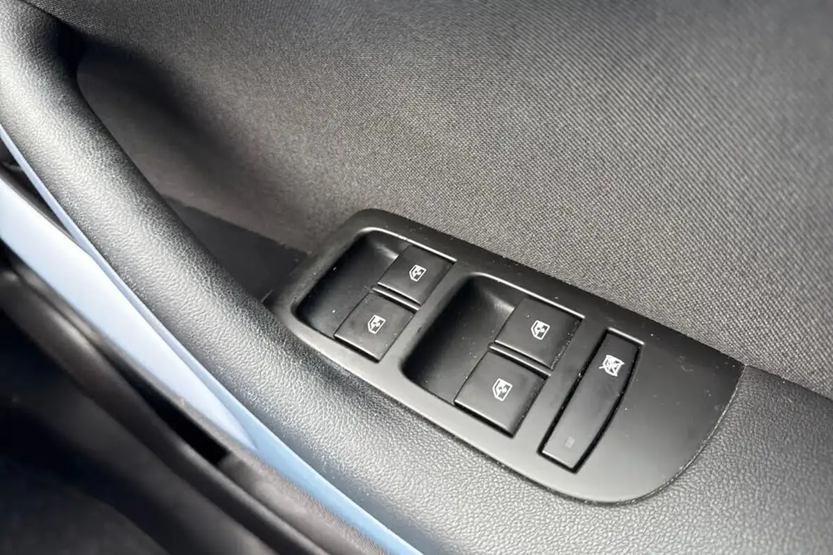 2016-vauxhall-zafira-tourer-14i-16v-turbo-sri-big-29